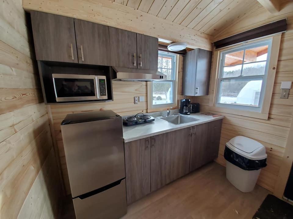 Les chalets de la colline inc Baie-Sainte-Catherine Esterno foto